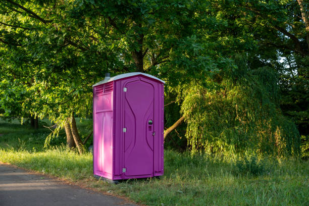 Best Portable restroom trailer rental  in Marianna, FL